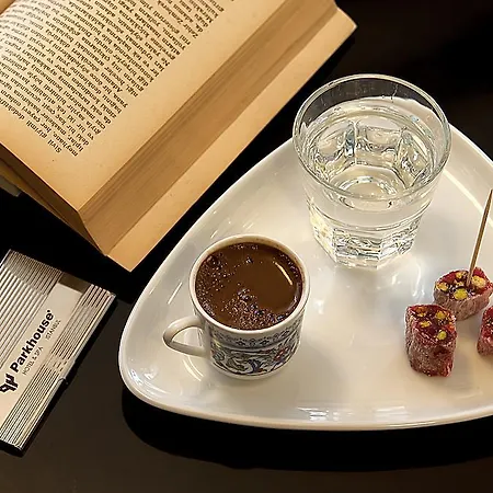 Parkhouse & מלון