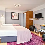 Hotell Parkhouse & 3*
