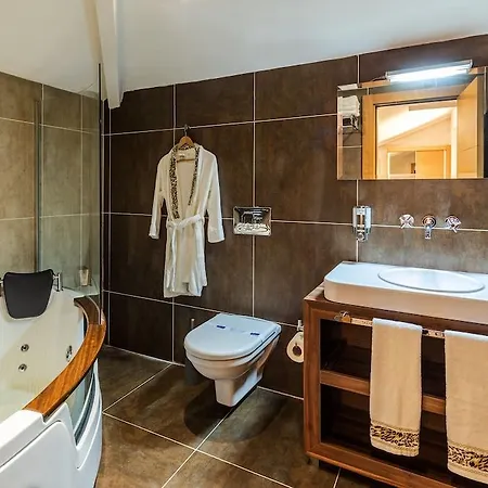 Parkhouse & Otel 3*